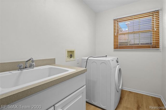 23888 Leighwood Drive, Trenton, MI 48183