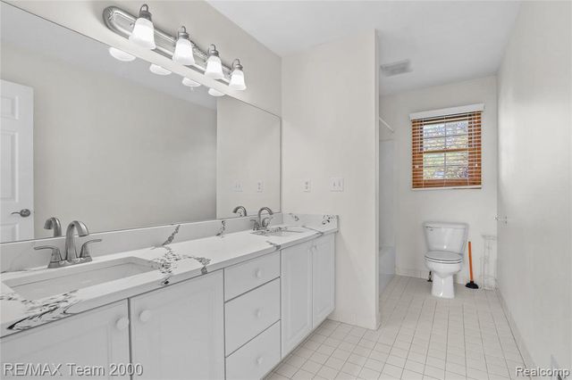 23888 Leighwood Drive, Trenton, MI 48183