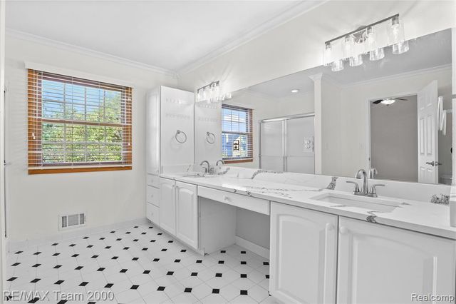 23888 Leighwood Drive, Trenton, MI 48183