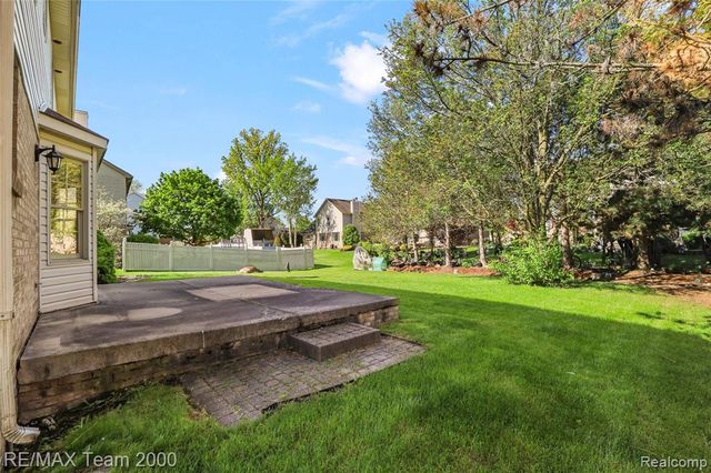 23888 Leighwood Drive, Trenton, MI 48183