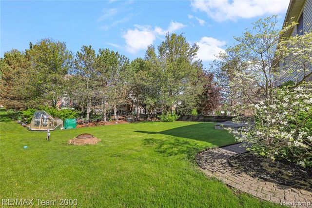 23888 Leighwood Drive, Trenton, MI 48183
