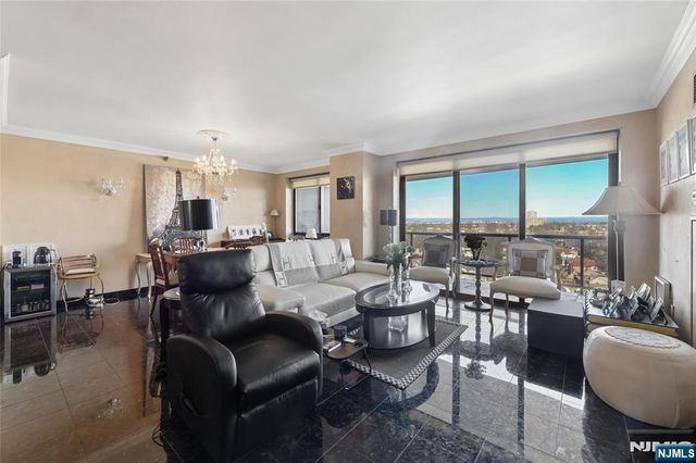 1512 Palisade Avenue 17A, Fort Lee, NJ 07024