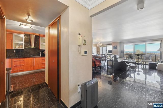 1512 Palisade Avenue 17A, Fort Lee, NJ 07024