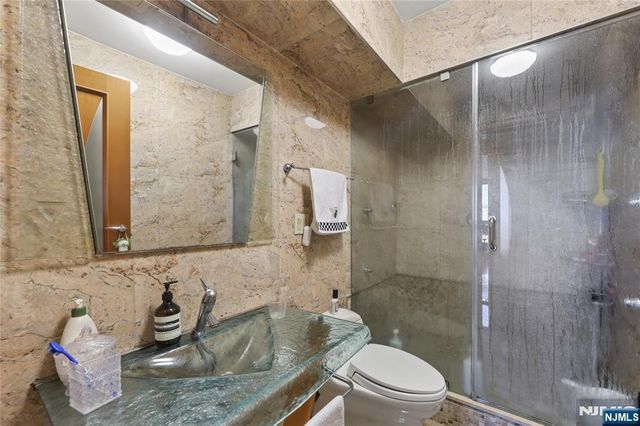 1512 Palisade Avenue 17A, Fort Lee, NJ 07024