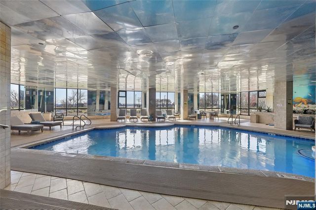 1512 Palisade Avenue 17A, Fort Lee, NJ 07024