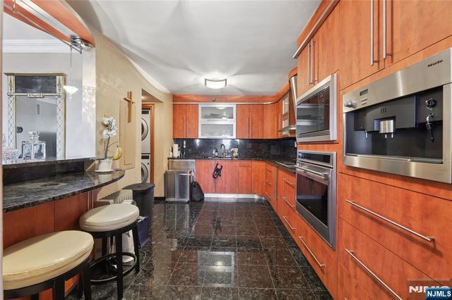1512 Palisade Avenue 17A, Fort Lee, NJ 07024