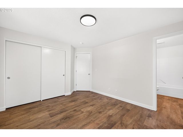 420 E WASHINGTON St, Carlton, OR 97111
