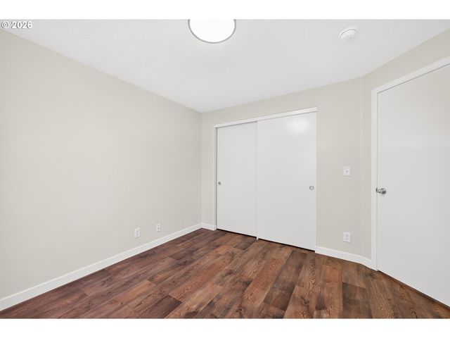 420 E WASHINGTON St, Carlton, OR 97111