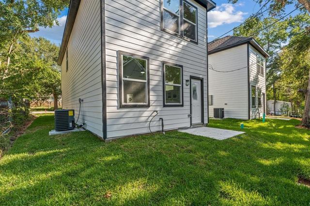 11380 Underwood Street, Willis, TX 77318