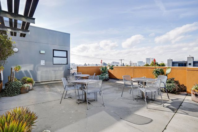 6501 San Pablo Ave 410, Oakland, CA 94608