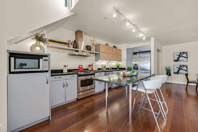 6501 San Pablo Ave 410, Oakland, CA 94608