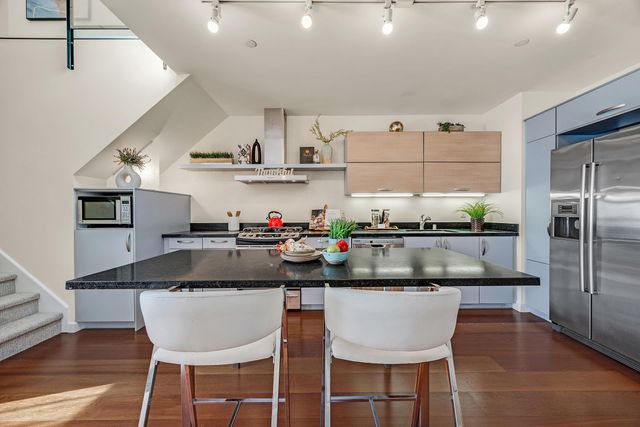 6501 San Pablo Ave 410, Oakland, CA 94608