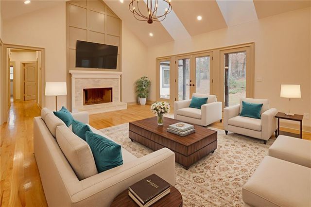 731 Chattahoochee Place, Gainesville, GA 30506