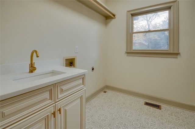 731 Chattahoochee Place, Gainesville, GA 30506