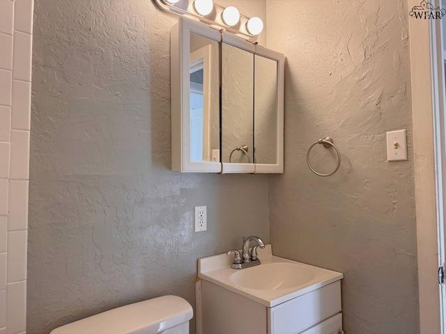 2939 PARISH STREET, Wichita Falls, TX 76308