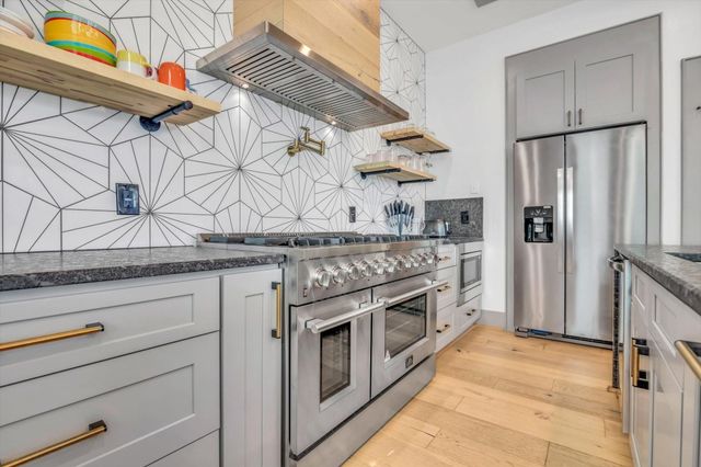 2401 33rd Street, Galveston, TX 77550