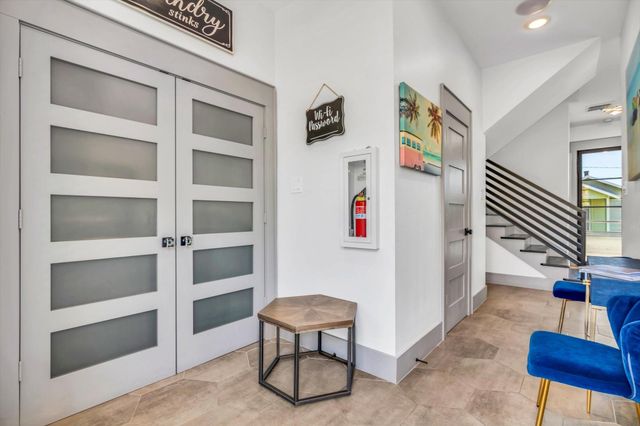 2401 33rd Street, Galveston, TX 77550