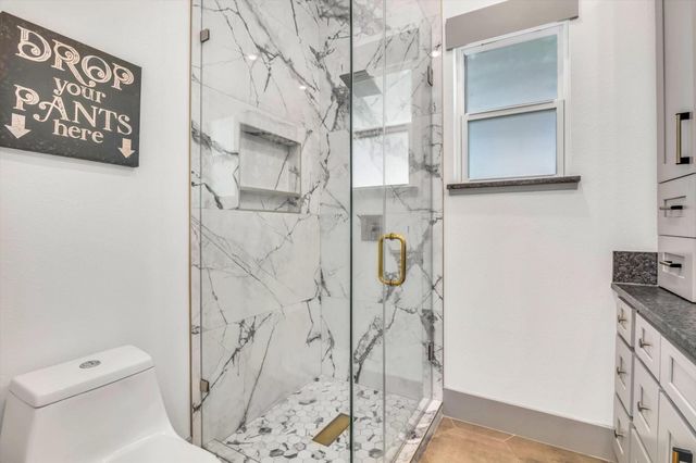 2401 33rd Street, Galveston, TX 77550