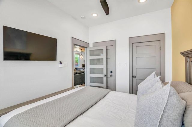 2401 33rd Street, Galveston, TX 77550