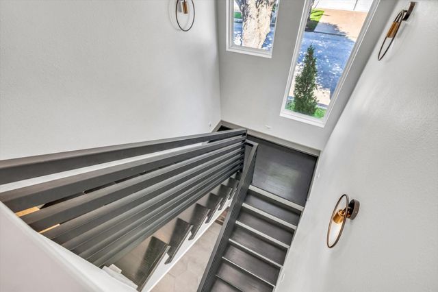 2401 33rd Street, Galveston, TX 77550