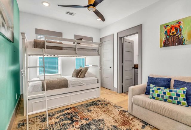 2401 33rd Street, Galveston, TX 77550