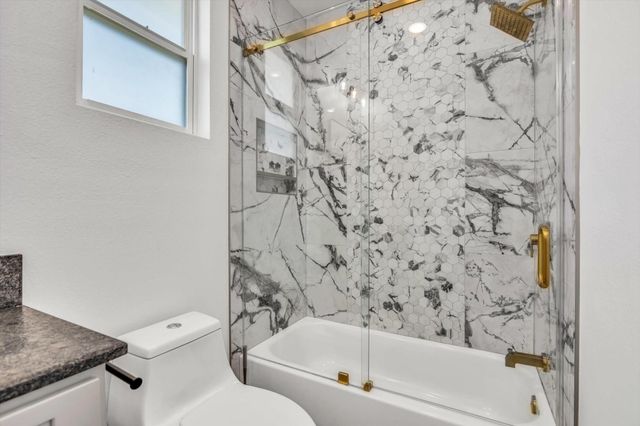 2401 33rd Street, Galveston, TX 77550