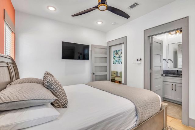 2401 33rd Street, Galveston, TX 77550