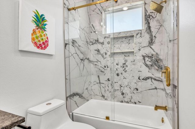 2401 33rd Street, Galveston, TX 77550