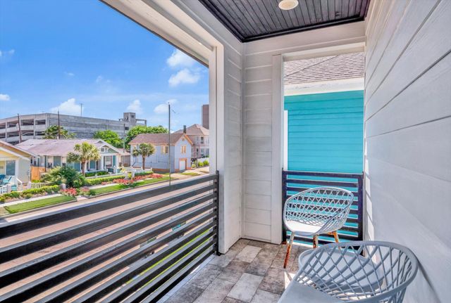 2401 33rd Street, Galveston, TX 77550