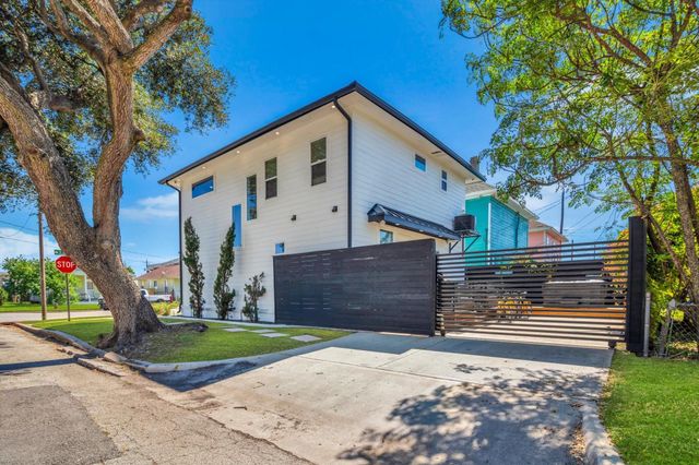 2401 33rd Street, Galveston, TX 77550