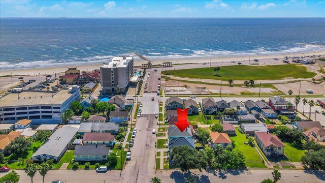 2401 33rd Street, Galveston, TX 77550