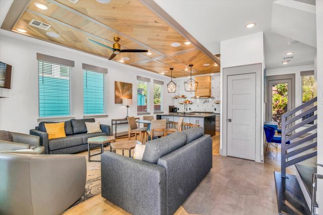 2401 33rd Street, Galveston, TX 77550