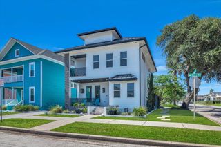 2401 33rd Street, Galveston, TX 77550