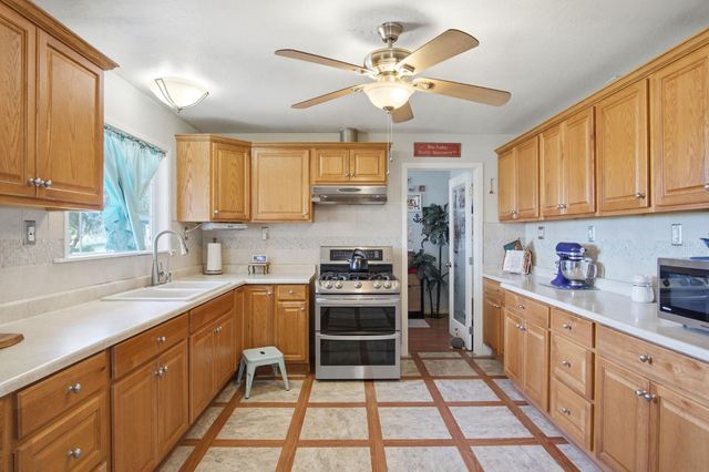 891 Manila Rd, Lathrop, CA 95330