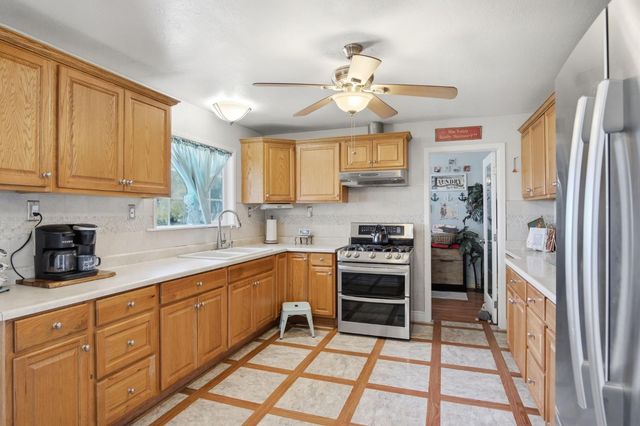 891 Manila Rd, Lathrop, CA 95330