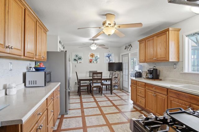 891 Manila Rd, Lathrop, CA 95330