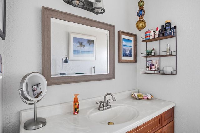 891 Manila Rd, Lathrop, CA 95330