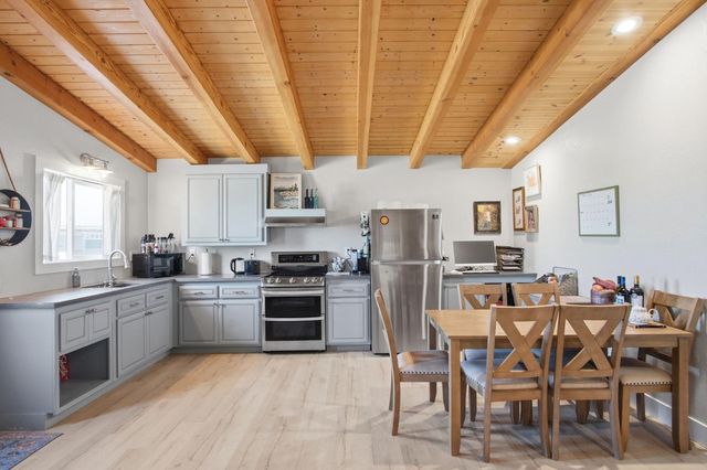 891 Manila Rd, Lathrop, CA 95330