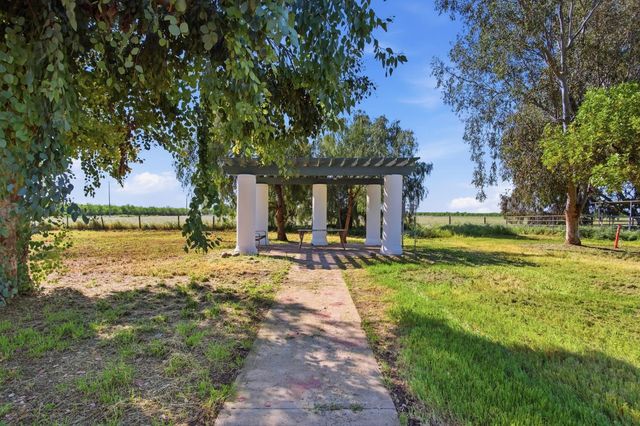 891 Manila Rd, Lathrop, CA 95330