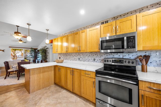 46 Kai Makani Loop Apt 203, Kihei, HI 96753