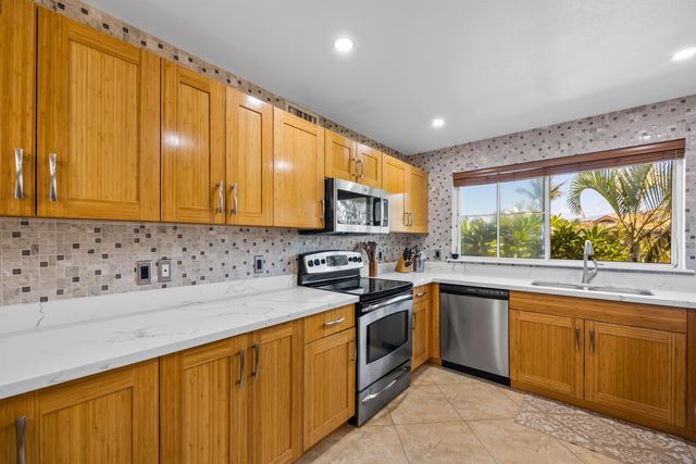 46 Kai Makani Loop Apt 203, Kihei, HI 96753