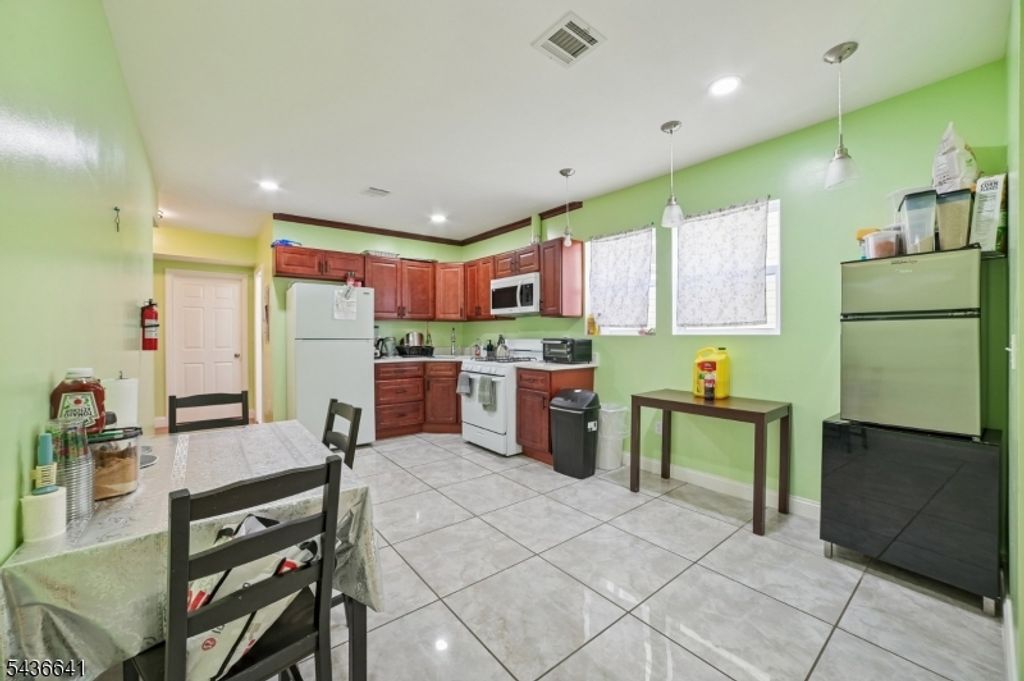 1321 Clinton Ave 2, Irvington Twp., NJ 07111 — photo 4