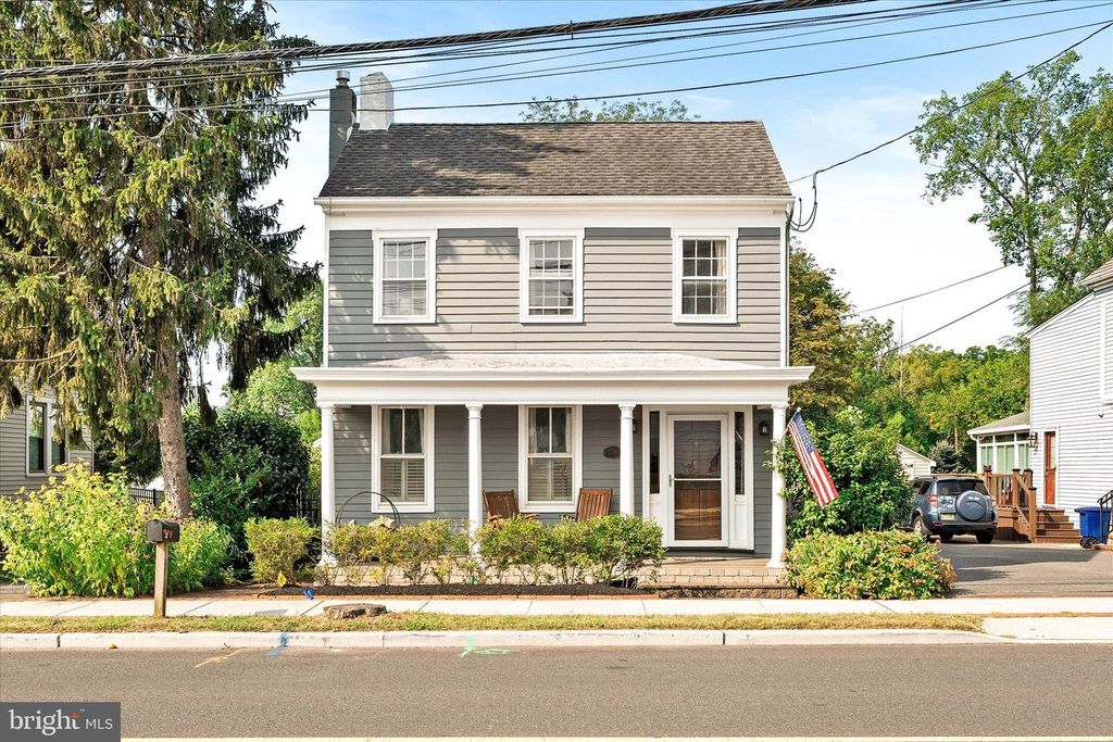22 CHURCH ST, Allentown, NJ 08501