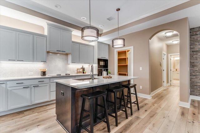 7726 E Turquoise, Bel Aire, KS 67226