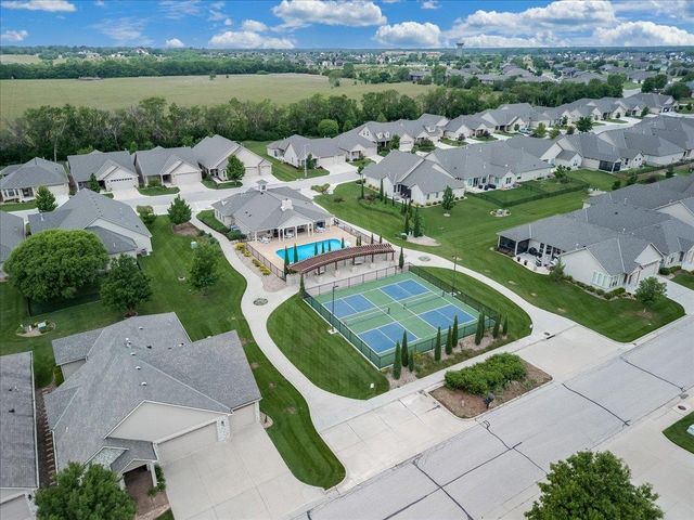 7726 E Turquoise, Bel Aire, KS 67226