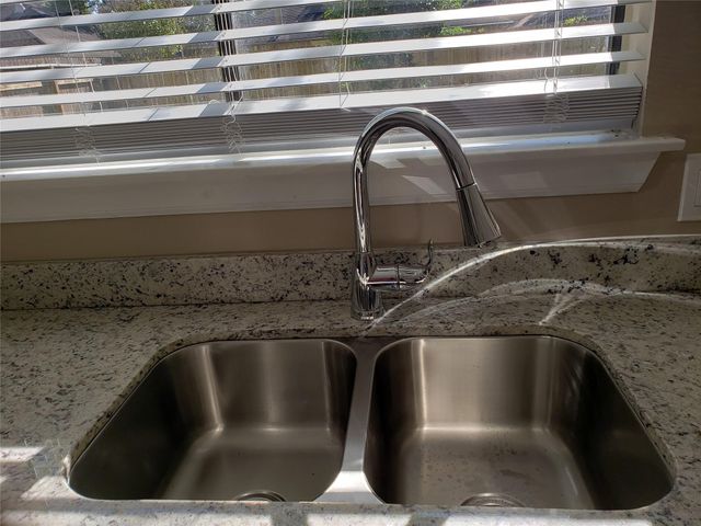 1911 Richmond Vantage Drive, Richmond, TX 77406