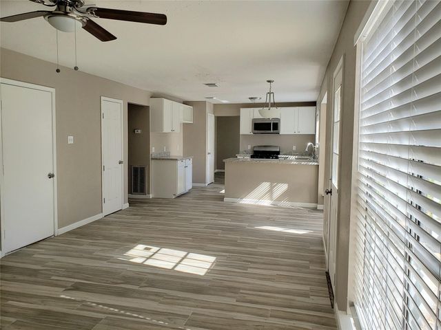 1911 Richmond Vantage Drive, Richmond, TX 77406