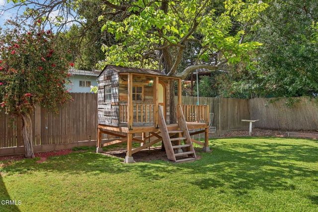 245 E Oak View Avenue, Oak View, CA 93022