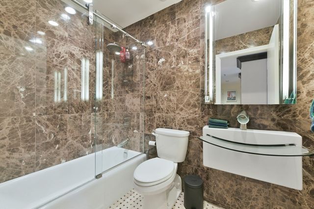 350 North St 404, Boston, MA 02113