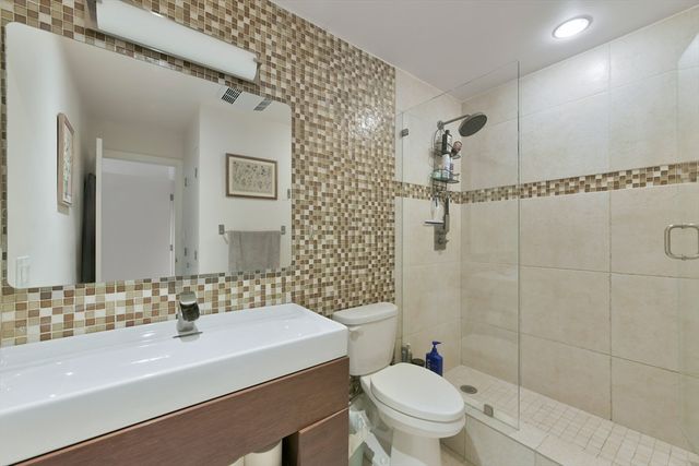 350 North St 404, Boston, MA 02113